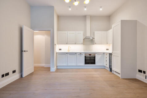 Living Room/Kitchen