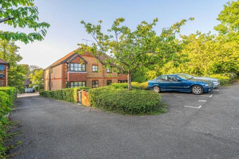 Exterior/Parking