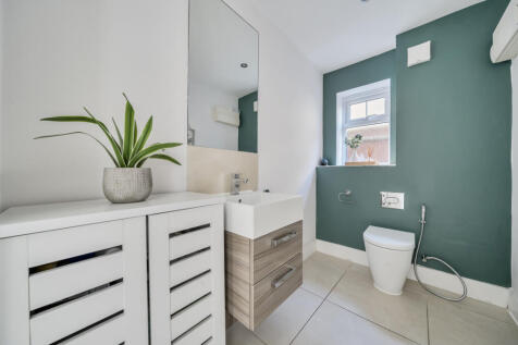 Cloakroom/Wc