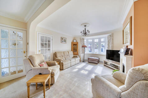 Sitting/Dining Room