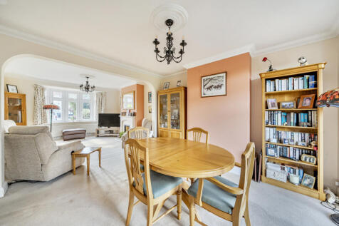 Sitting/Dining Room