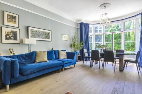 Sitting/Dining Room