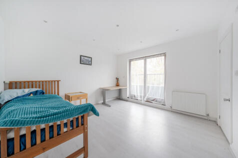 1374645-16-692dd4...