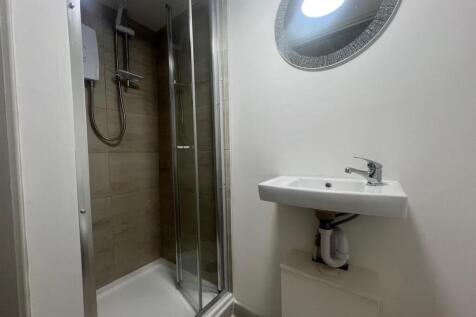 drake street 12 shower.jpg