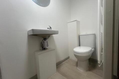 drake street 12 shower1.jpg
