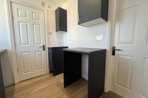 taylors kitchen2.jpg