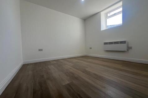 Flat1 bed2.jpg