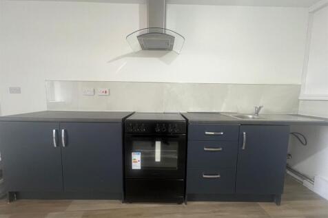 flat1 kitchen.jpg