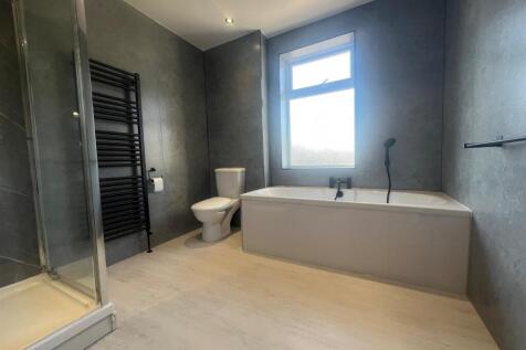 stanhill bathroom2.jpg