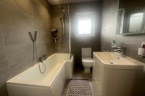 Holgate bathroom3.jpg