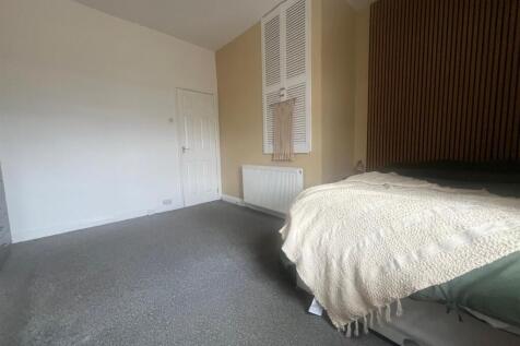 Holgate bed1 2.jpg