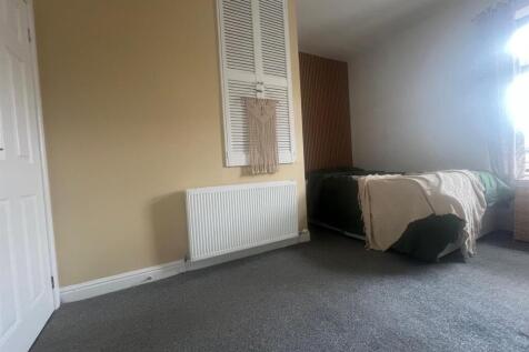 Holgate bed1 1.jpg