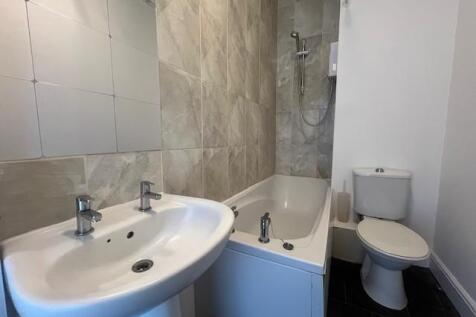grange bathroom1.jpg