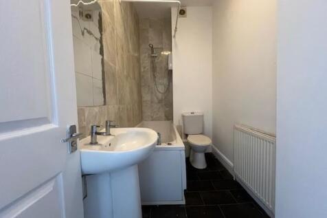 grange bathroom.jpg