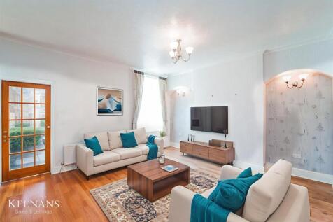 DSC01137 - Living Room - Standard - 1-2.jpg