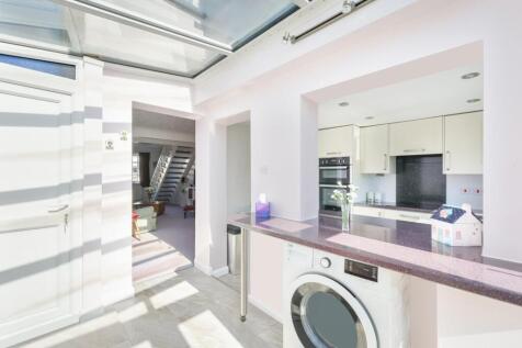 FERNDALE ROAD (12).jpg