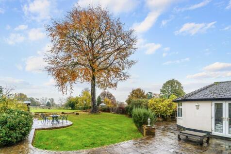 LONGCROFT AVENUE (8).jpg