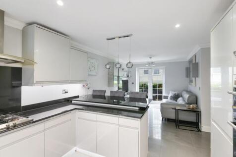 ACORN CLOSE (11).jpg