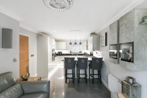 ACORN CLOSE (12).jpg