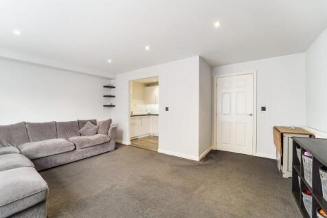 BISHOPS HOUSE, FLAT (7).jpg