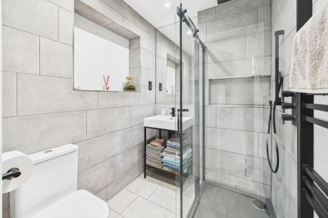 Family Shower Room