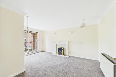 LIVING ROOM (3)
