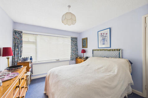CAM01354G0-PR0566-STILL012