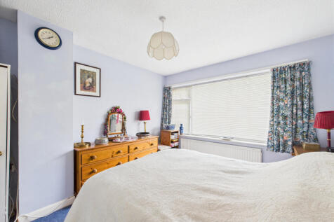 CAM01354G0-PR0566-STILL011