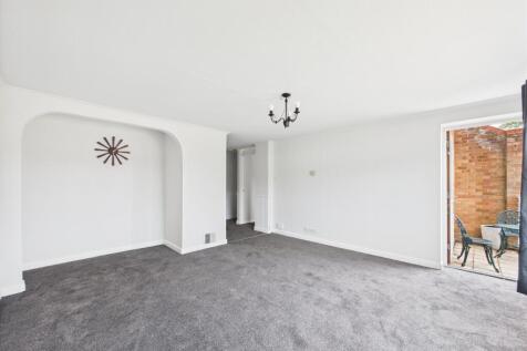 LIVING ROOM (3)
