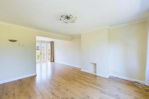 LIVING ROOM (2)