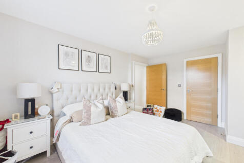 Bedroom .1