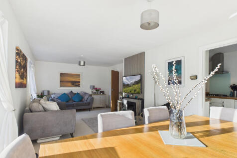 CAM02909G0-PR0508-STILL008