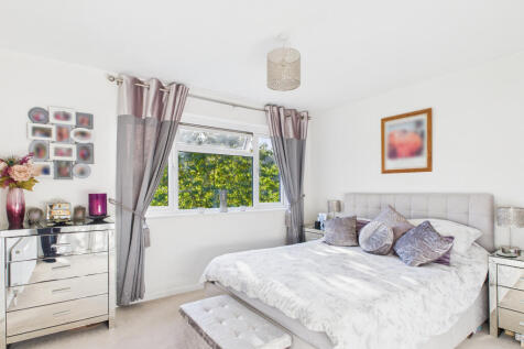 CAM02909G0-PR0508-STILL011