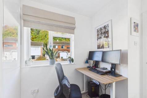 CAM02909G0-PR0508-STILL012