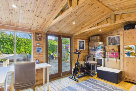 CAM02909G0-PR0508-STILL002