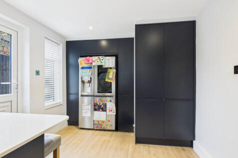 CAM01984G0-PR0527-STILL011