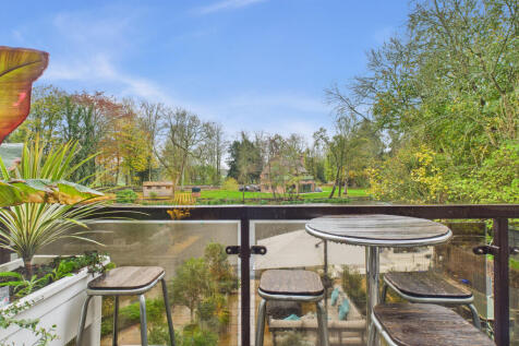 CAM01984G0-PR0529-STILL011