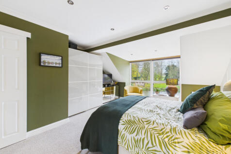 CAM01984G0-PR0529-STILL015