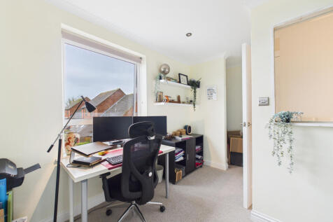 CAM01984G0-PR0529-STILL021