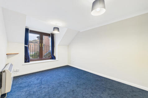 CAM01984G0-PR0533-STILL003