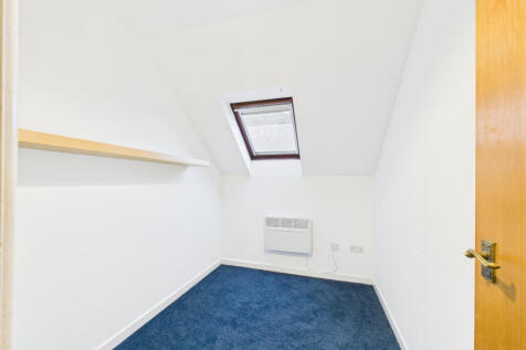 CAM01984G0-PR0533-STILL007