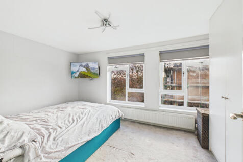 CAM01984G0-PR0535-STILL008