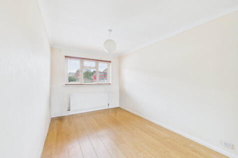 CAM02909G0-PR0502-STILL002