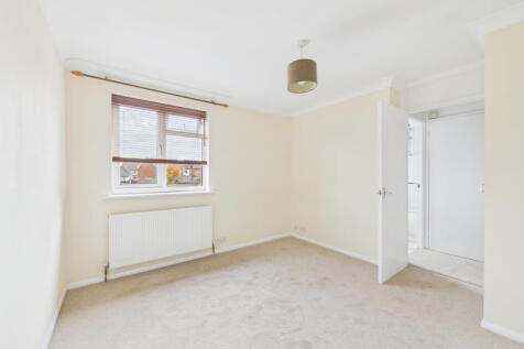 CAM01984G0-PR0528-STILL004