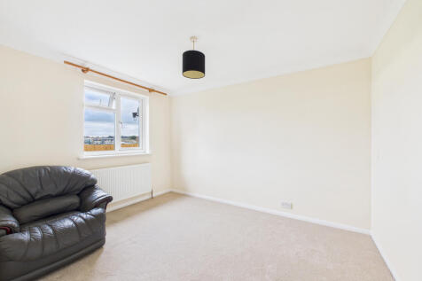 CAM01984G0-PR0528-STILL001