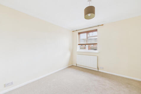 CAM01984G0-PR0528-STILL003