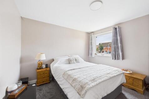 CAM01354G0-PR0563-STILL006