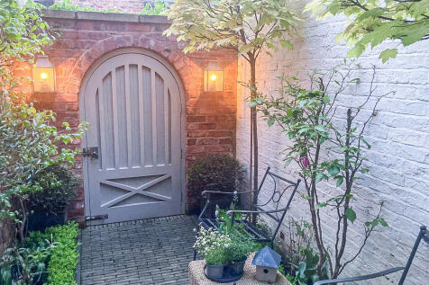 Courtyard Garden 