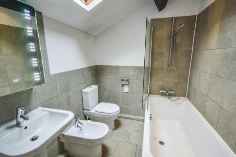 En Suite to Maste...