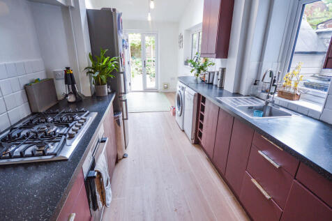 Kitchen/Breakfast...